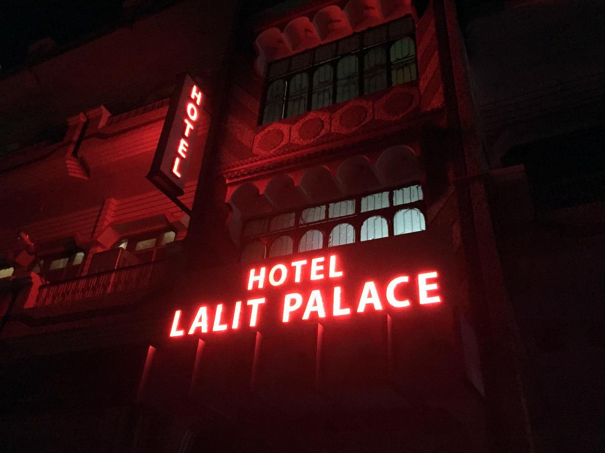 Hotel Lalit Palace Babina Exteriör bild