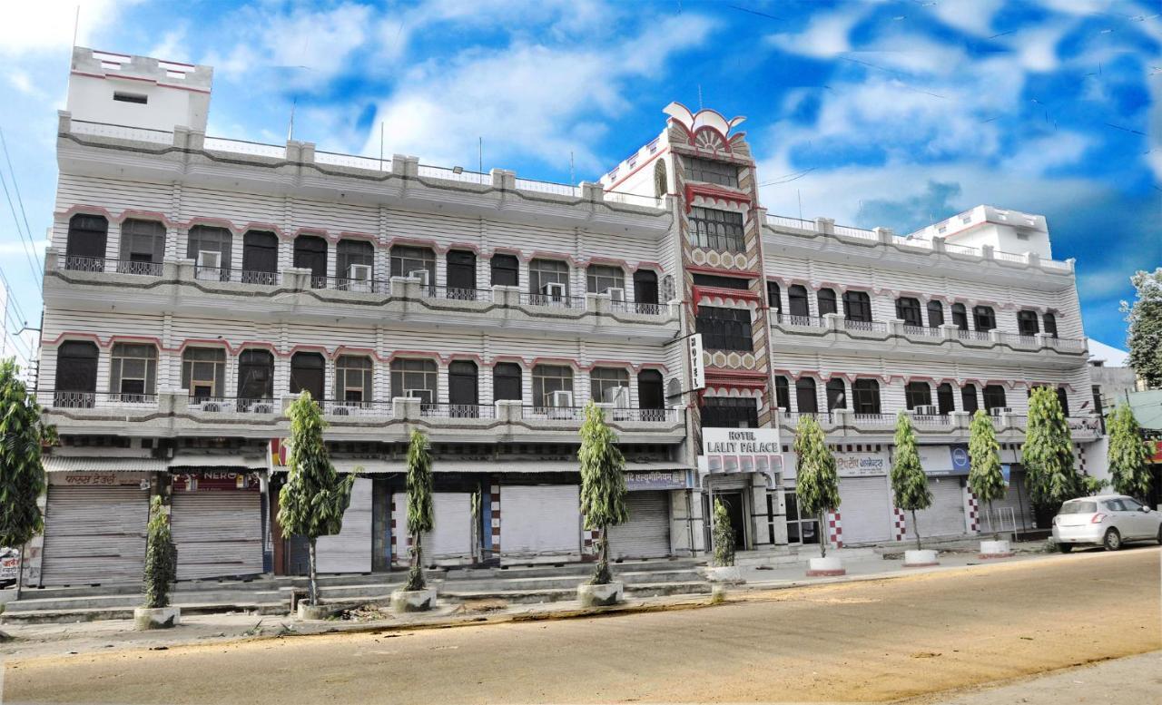 Hotel Lalit Palace Babina Exteriör bild